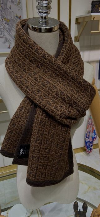 Fular bărbati Fendi, model 2026