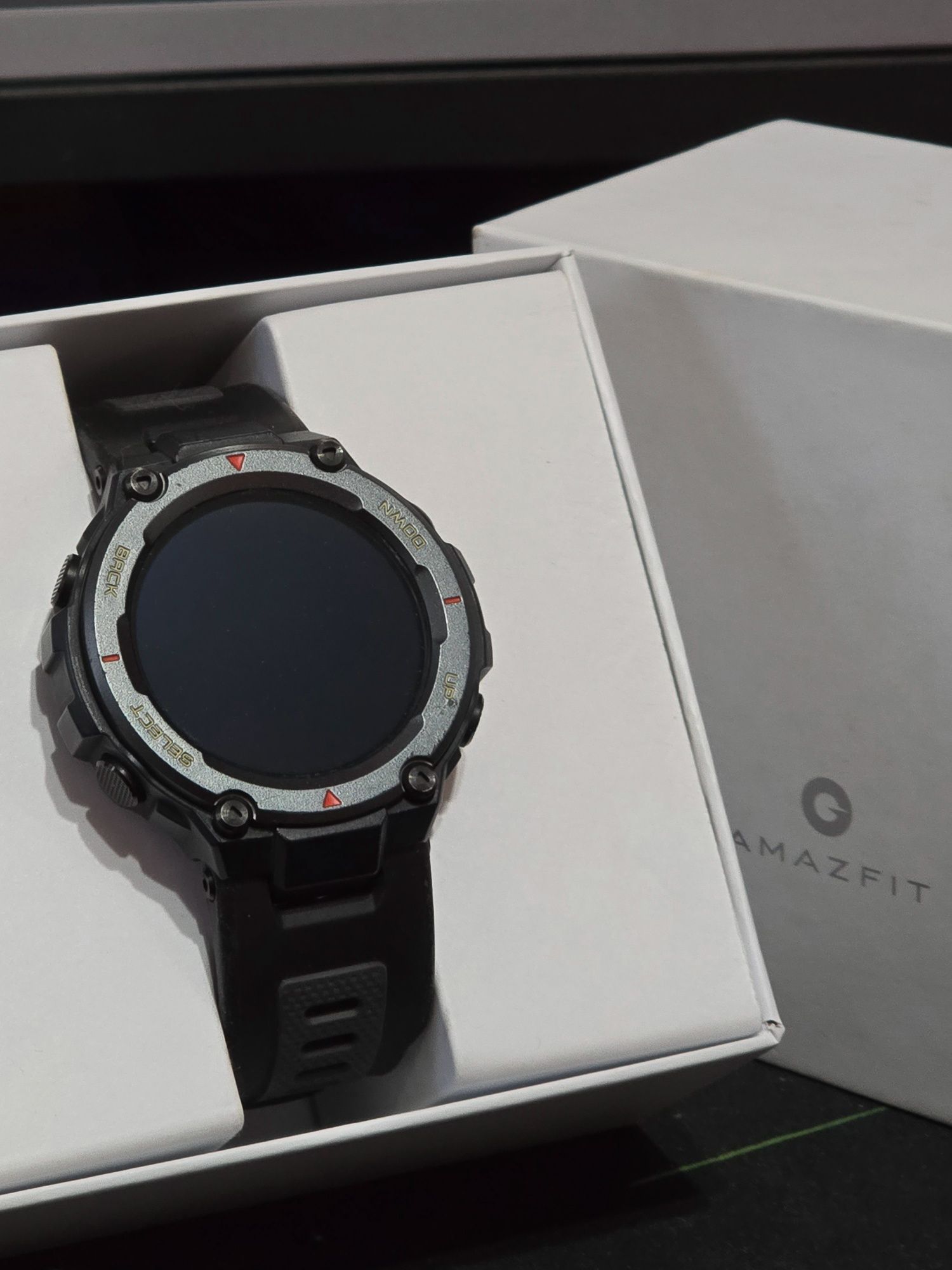 Продам смарт-часы Amazfit T-Rex Pro