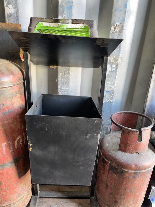 Продам  металлическое мусорное ведро