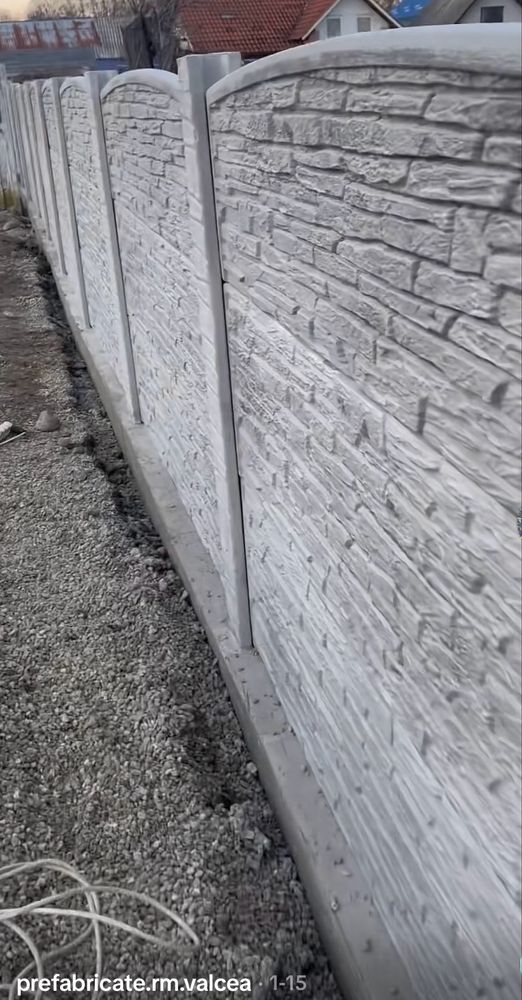 Prefabricam placi gard beton plus montaj