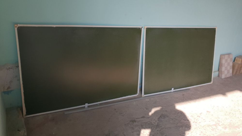 Школьная зелёная доска 4 метра (2х2 м модуля), отличное состояние