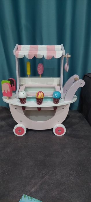 Детска дървена количка за сладолед и куче сортер