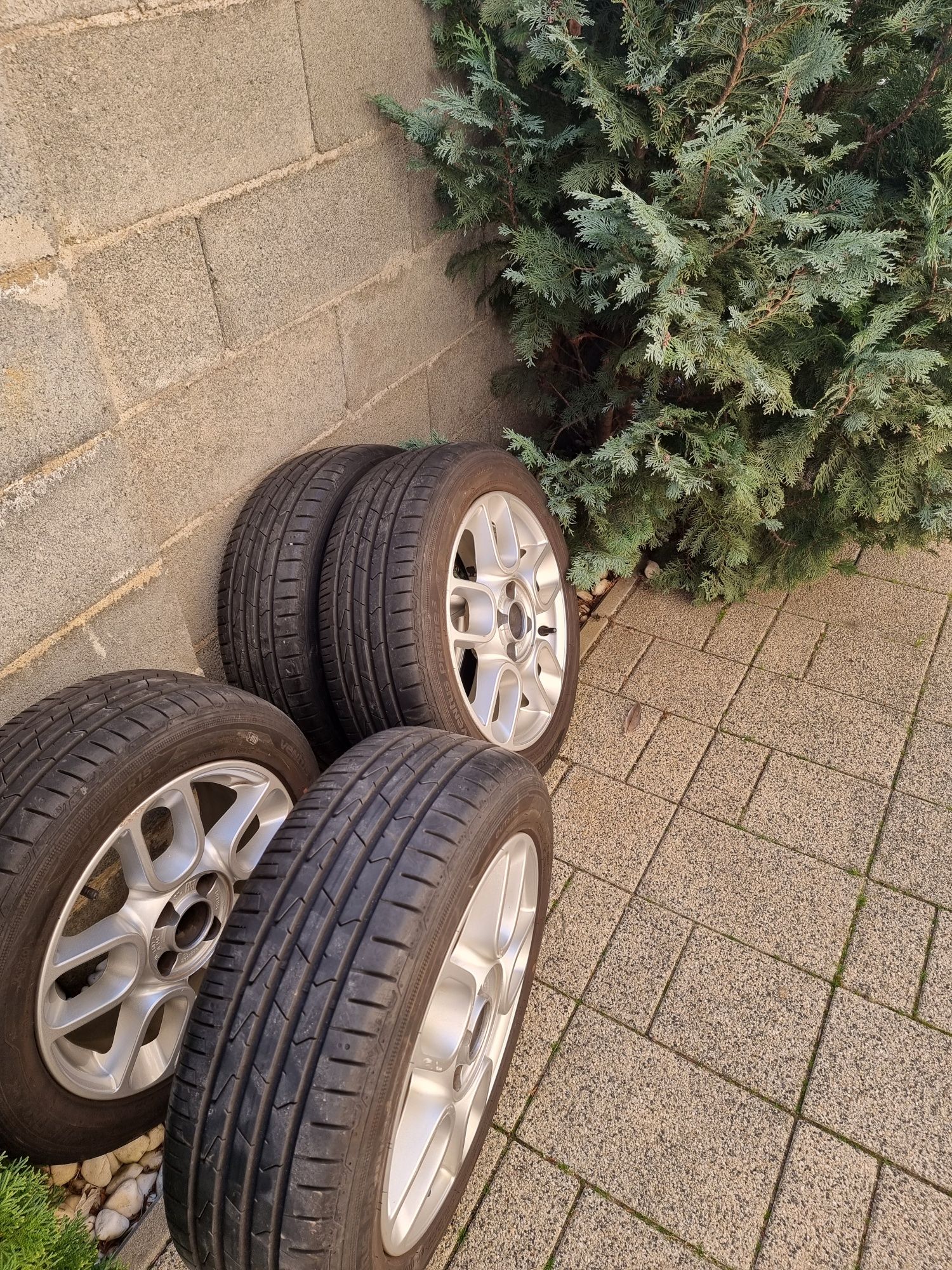 Vand cauciucuri vară Hankook  185/55 R15