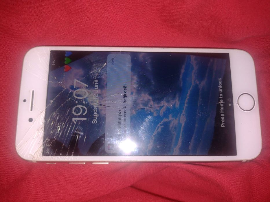 Iphone 8 64gb бял на цвят
