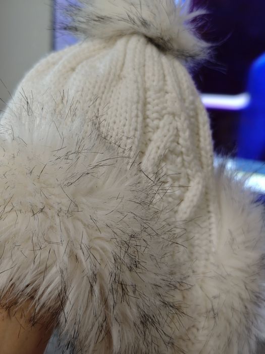 Зимна шапка с пух