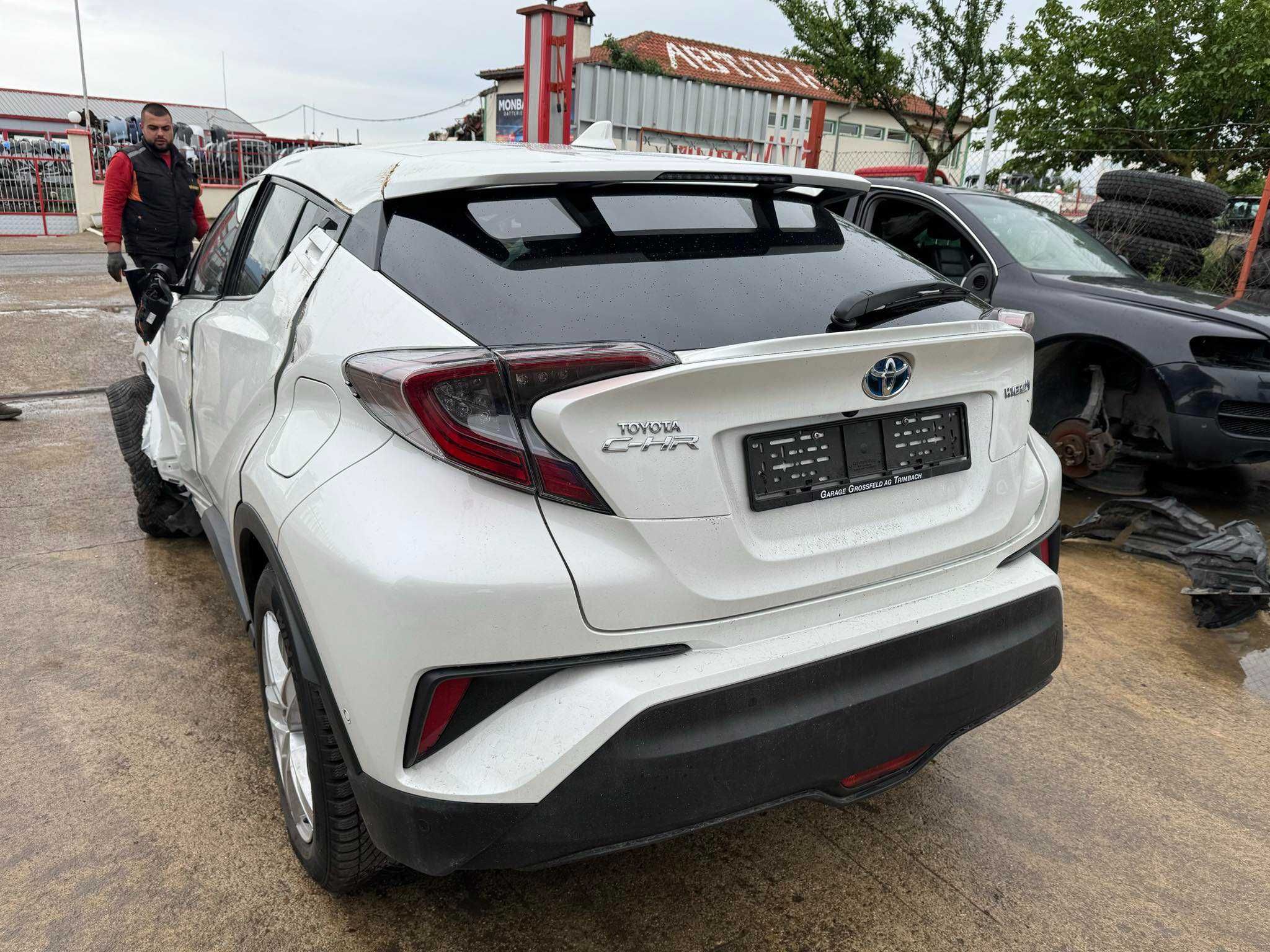 Тойота C-HR 1.8 бензин