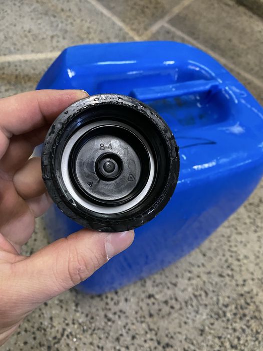 Пластмасови туби