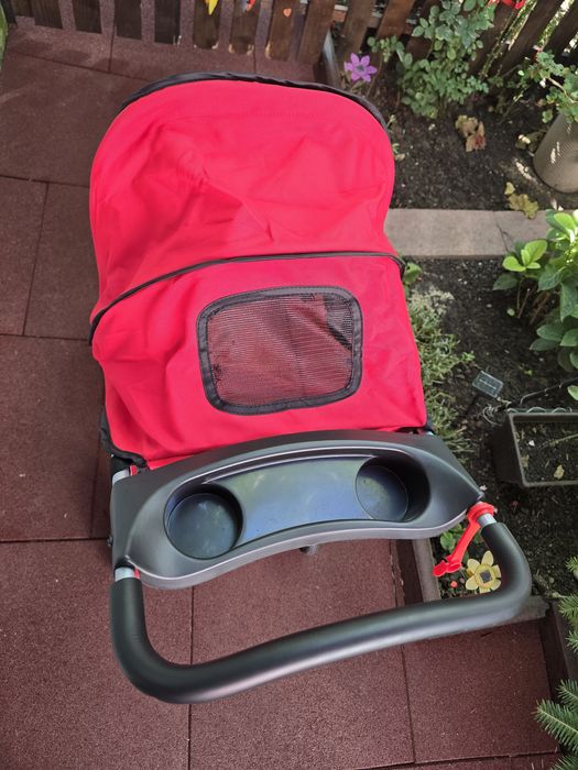 Cărucior animăluțe companie