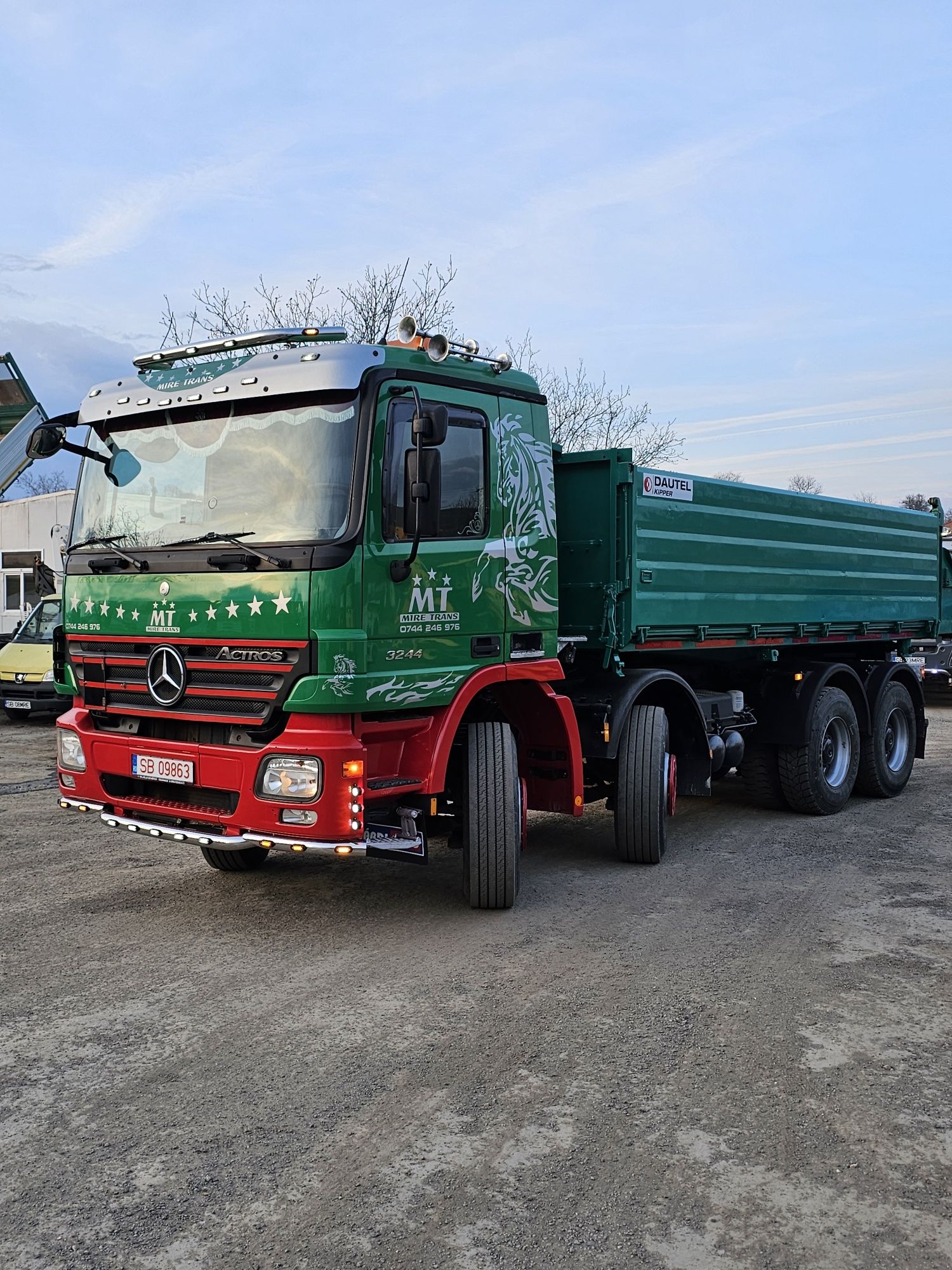 Vând Autobasculanta Mercedes Actros