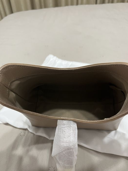 Кожена чанта Furla Iread