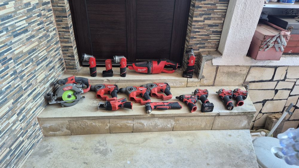 Milwaukee M12 инструменти