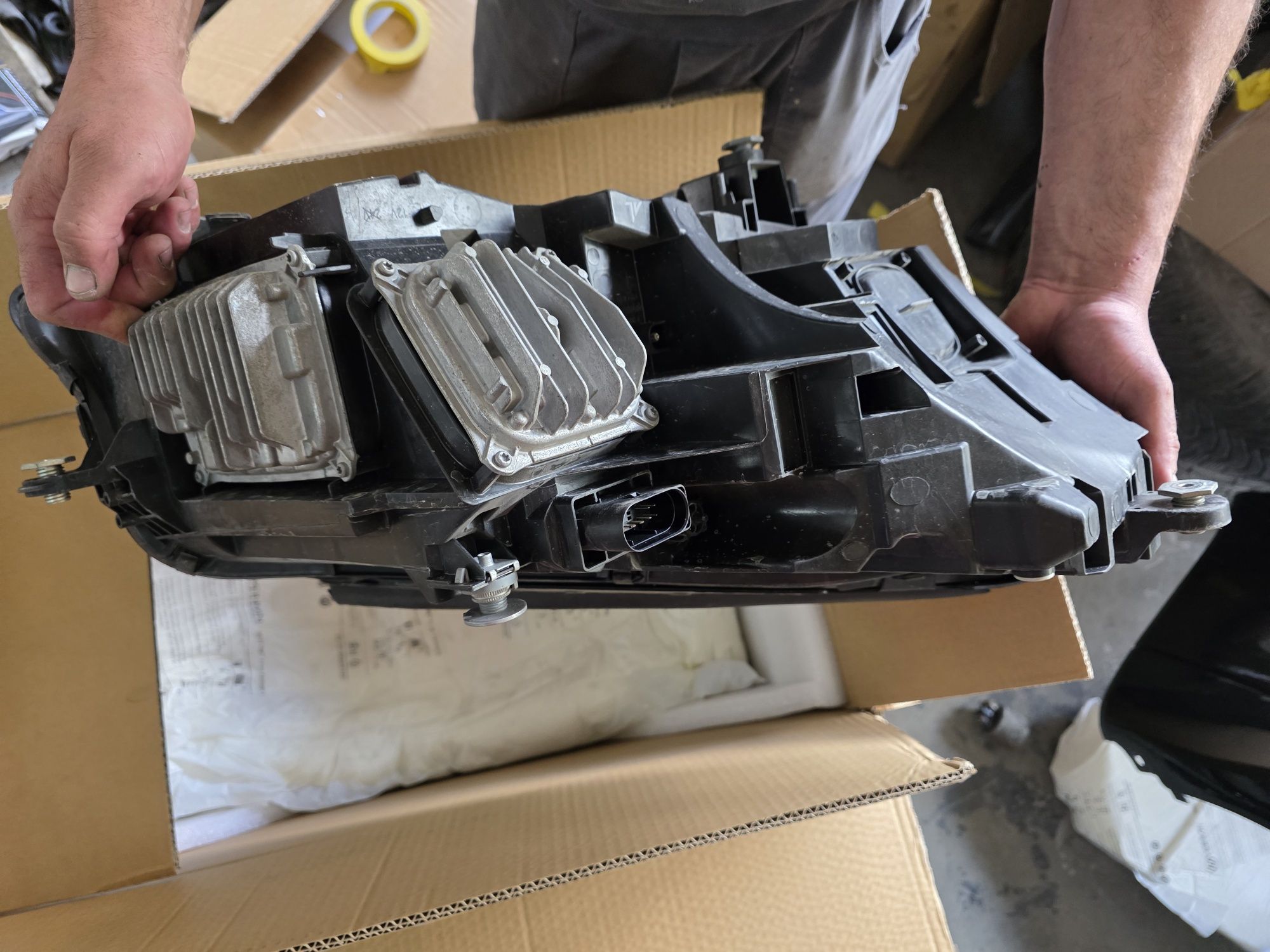 Оригинални фарове Mercedes w222