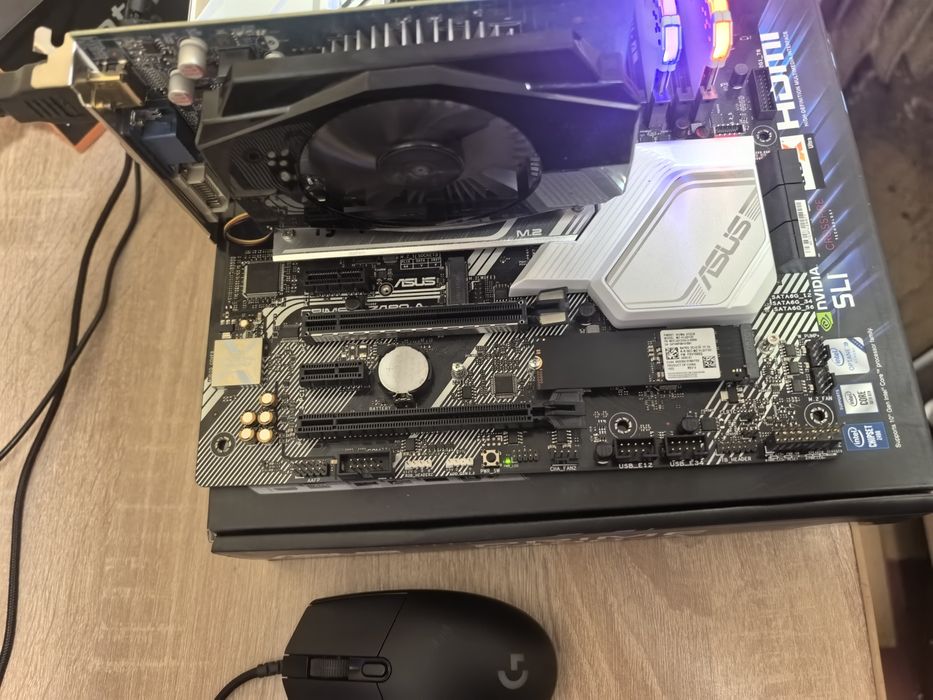 Kit i5 10400f placa baza și memorie ram 2X8=16g 3000mh rgb