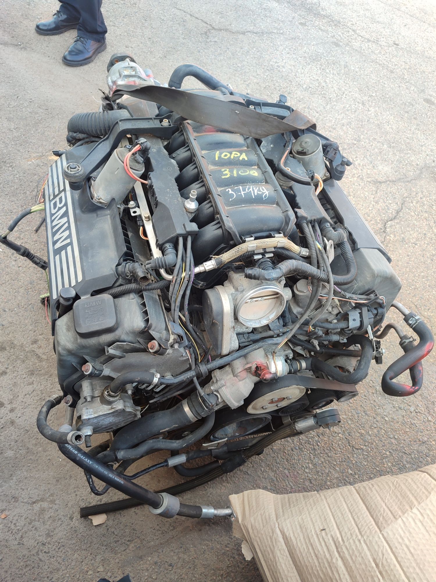 Двигатель 4.8  на БМВ привозной с КПП и навесное