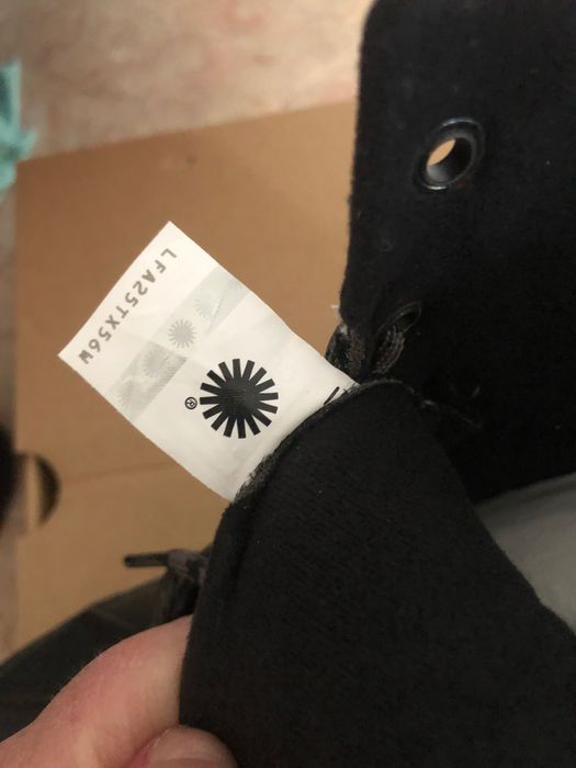 Bocanci UGG noi in cutie mărime 37 pentru femei