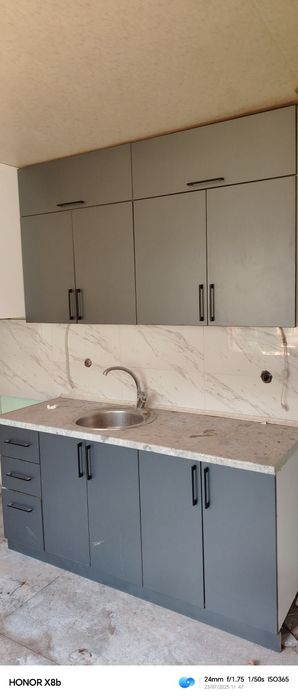 Kuxinni mebillar sotiladi