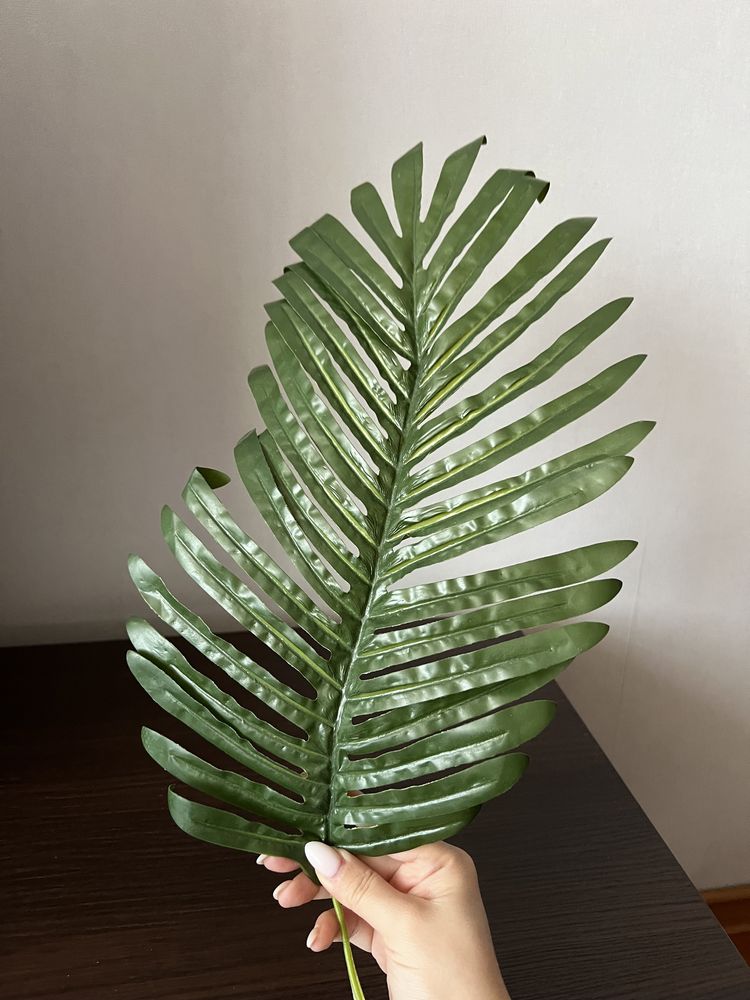 Искусственный пальмовый лист