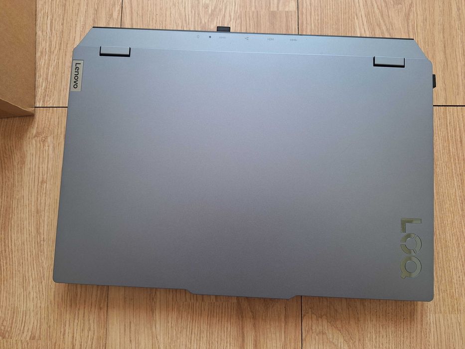 Laptop Gaming Lenovo LOQ 15IAX9I cu procesor Intel® Core™ i5-12450HX