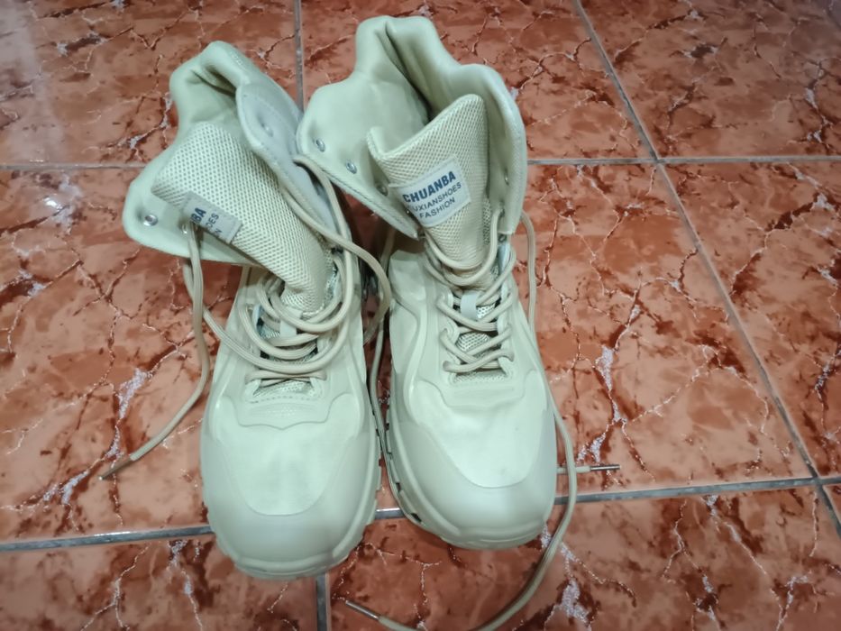 Bocanci pentru drumeții