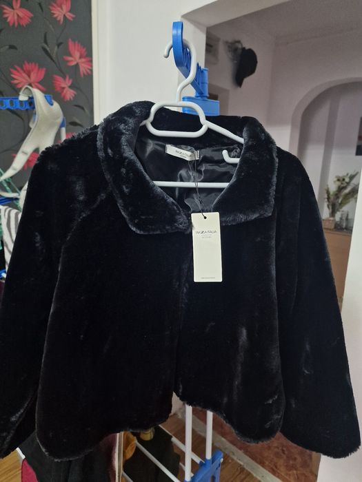 Jacheta scurta/ Bolereu cu blanita scurta