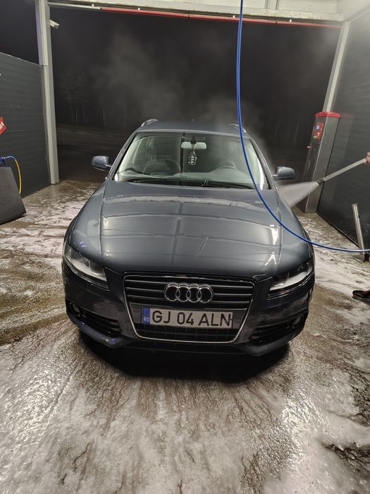 Vând Audi A4 B8  2011