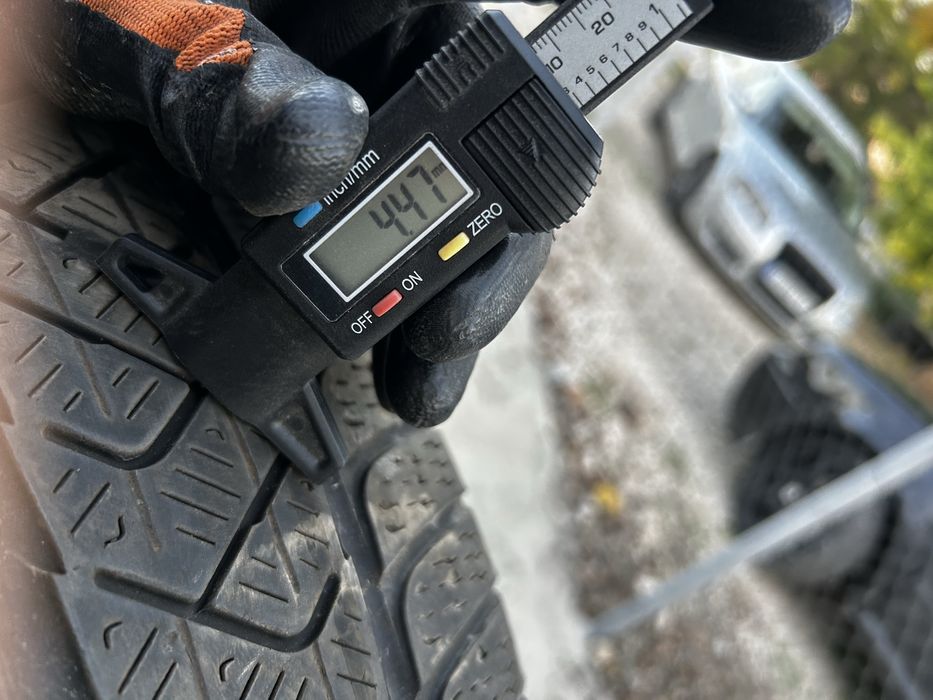 Гуми зимни 205/40R17
