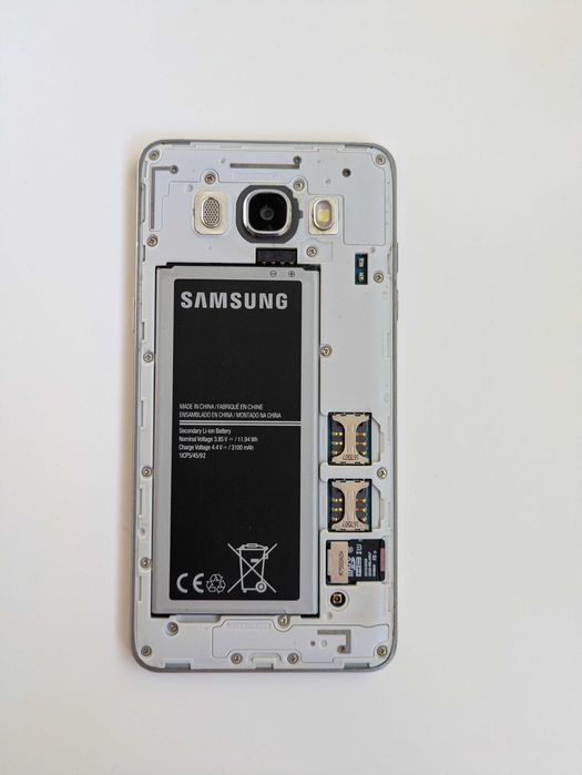 Samsung Galaxy J5 (2016) 5.2" + 28GB microSD