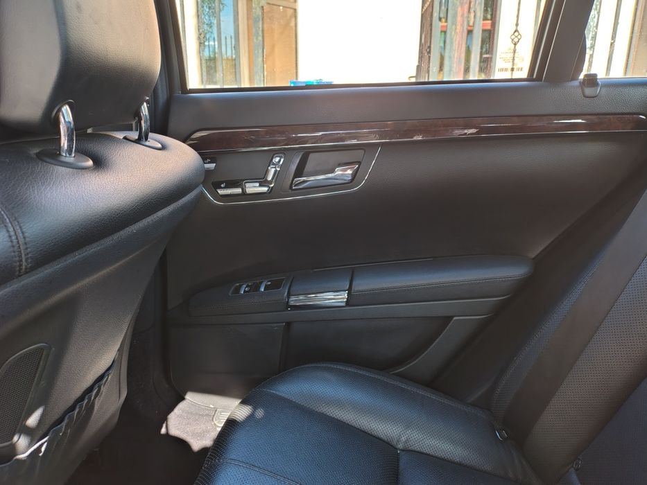 Vând Mercedes S class