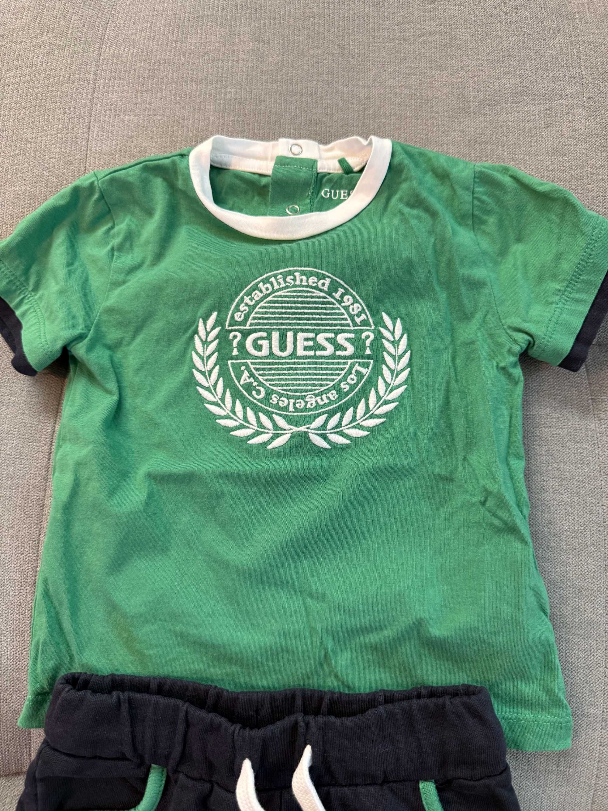 Set Pantaloni scurți + Tricou Guess verde, băiat, M86, 18 Luni