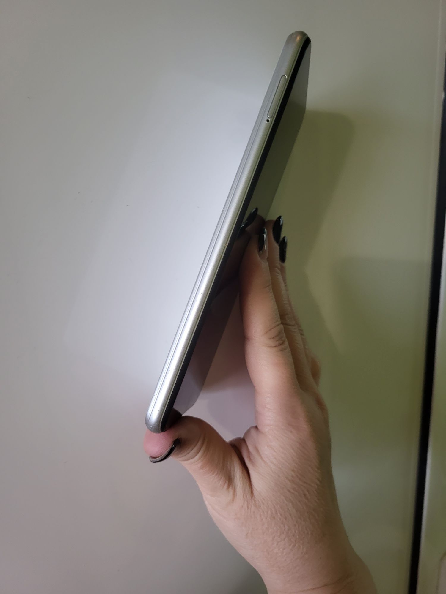 Продавам два телефона(Samsung Galaxy S21 FE/A22)
