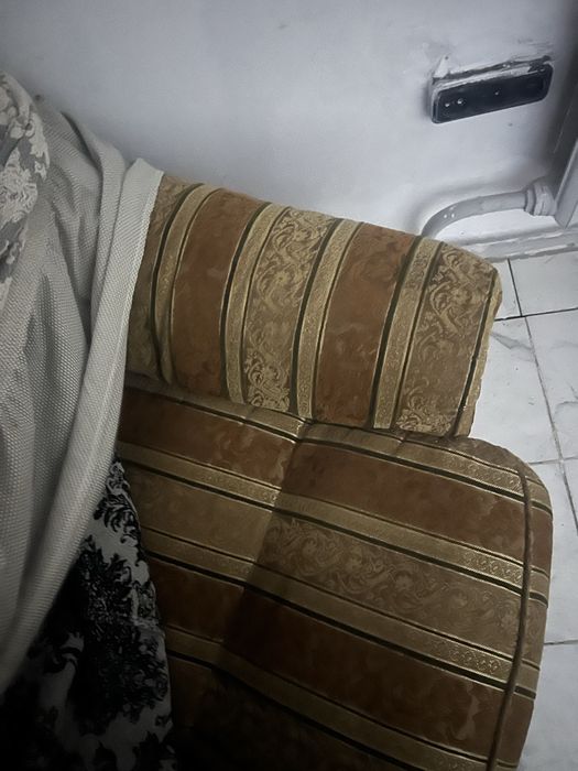 Продается диван в хорошем состояний