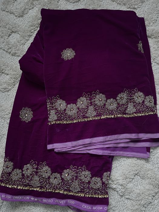 Платове за носии