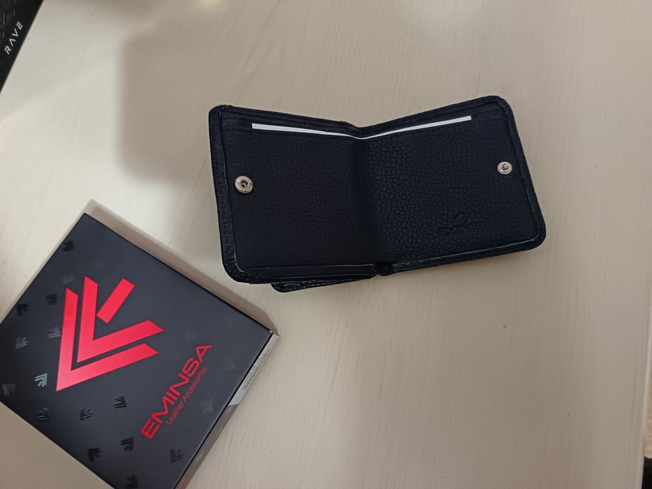 Портмоне сотилади