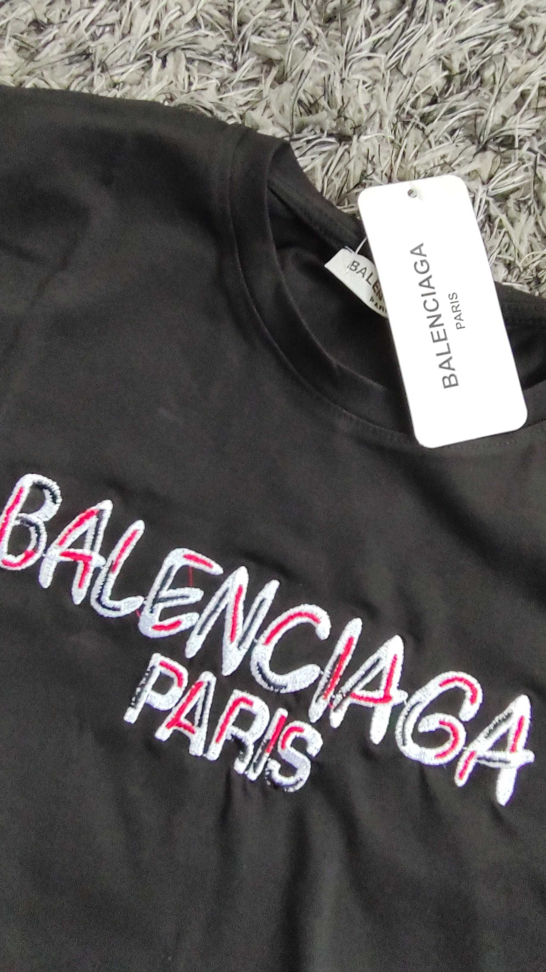 Нова тениска Balenciaga Paris