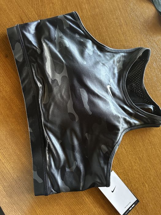 Bustiere nike noi marimea xxl