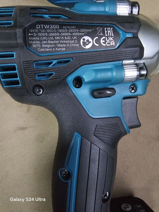 Прадается Makita гайкаверт DTW190