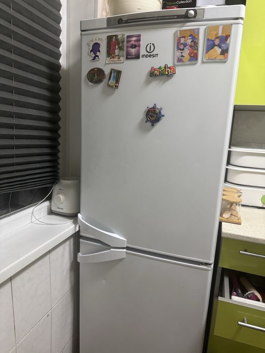 Хододильник Индезит
