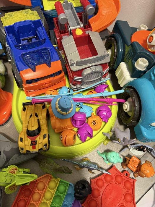 Lot 1 jucarii de copii