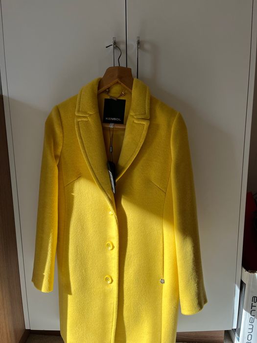 Продавам дамско палто