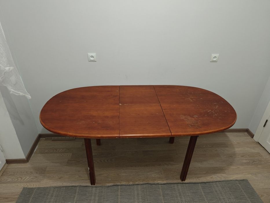 Продам стол из массива дерева