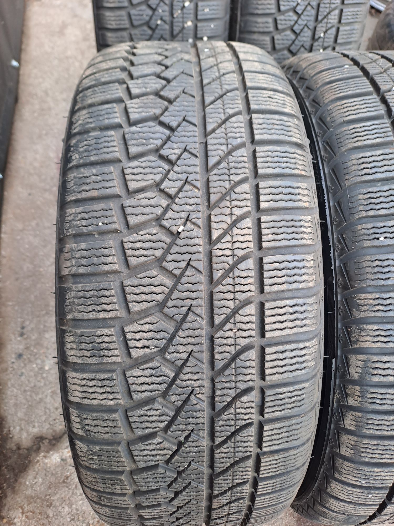 4бр. Почти Нови 225/40/18 Goodride