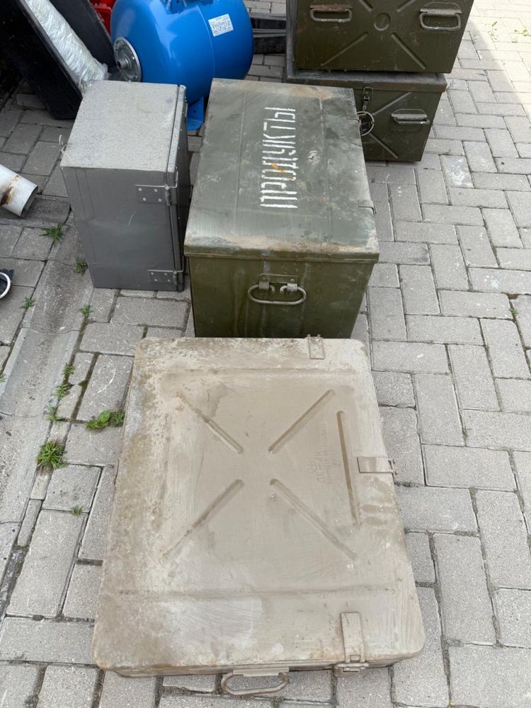 Военные ящики разного размера