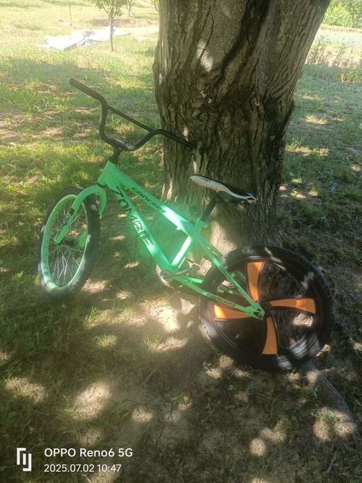 Vând BMX custom utilizat