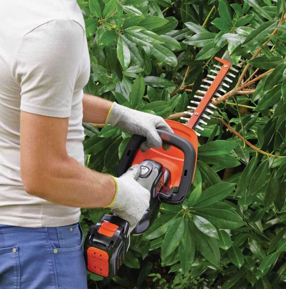 Акумулаторен храсторез Black & Decker GTC5455PC
