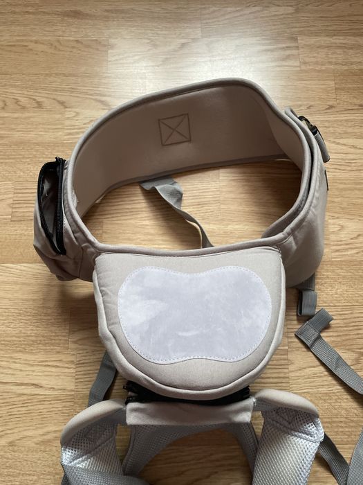 Marsupiu bebe cu baza sezut