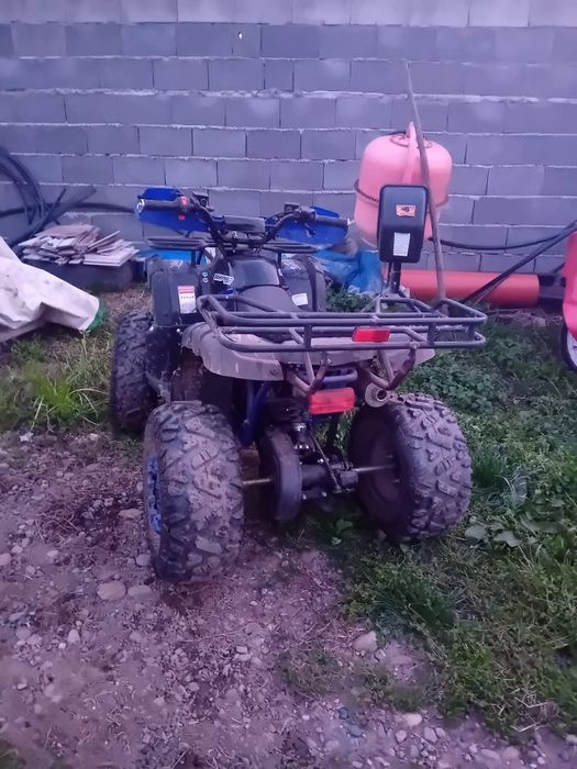 Vând ATV.      125