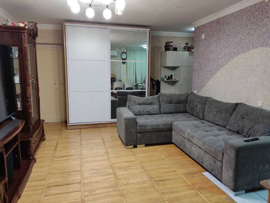 Продам 2х комнатную Косманавтов , Голубые купала