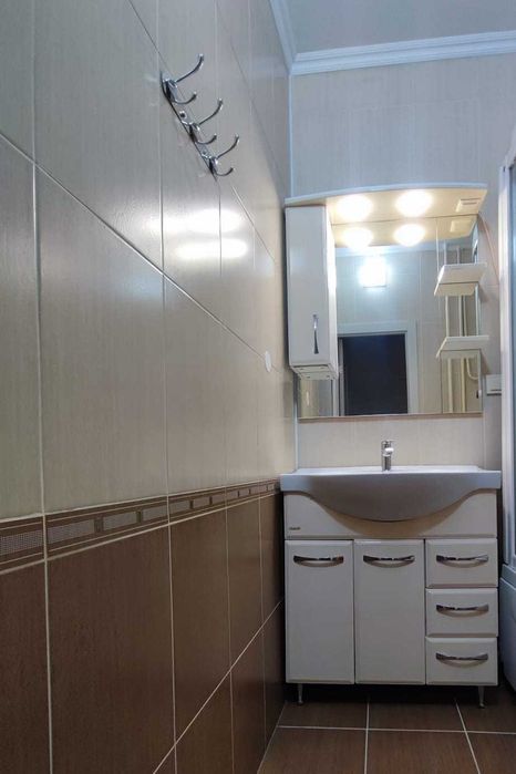 Раковина с Зеркалом в ванную