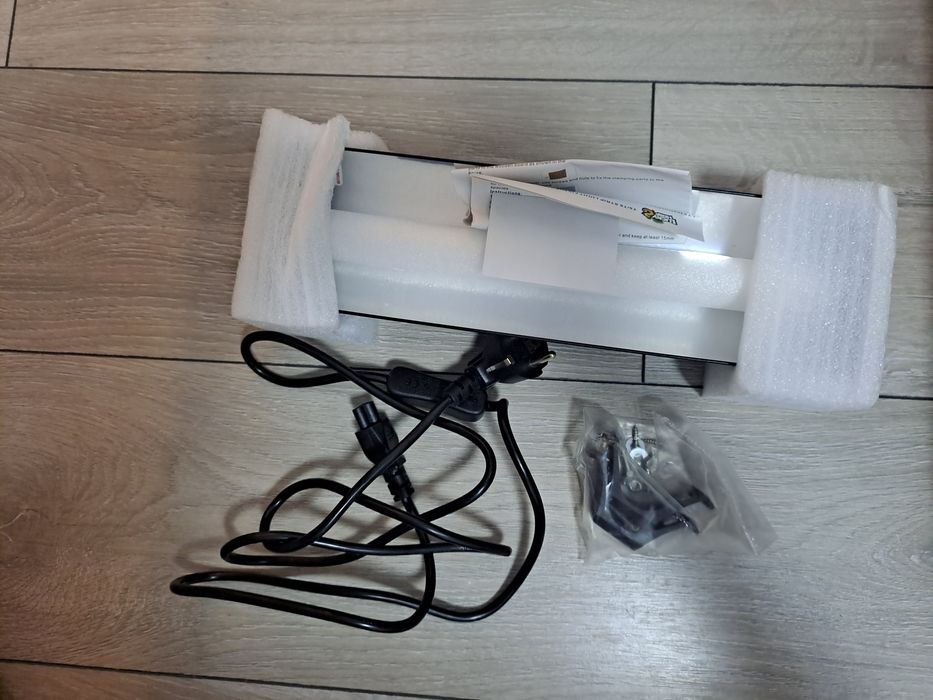 Lampa UVB pentru iluminare terariu