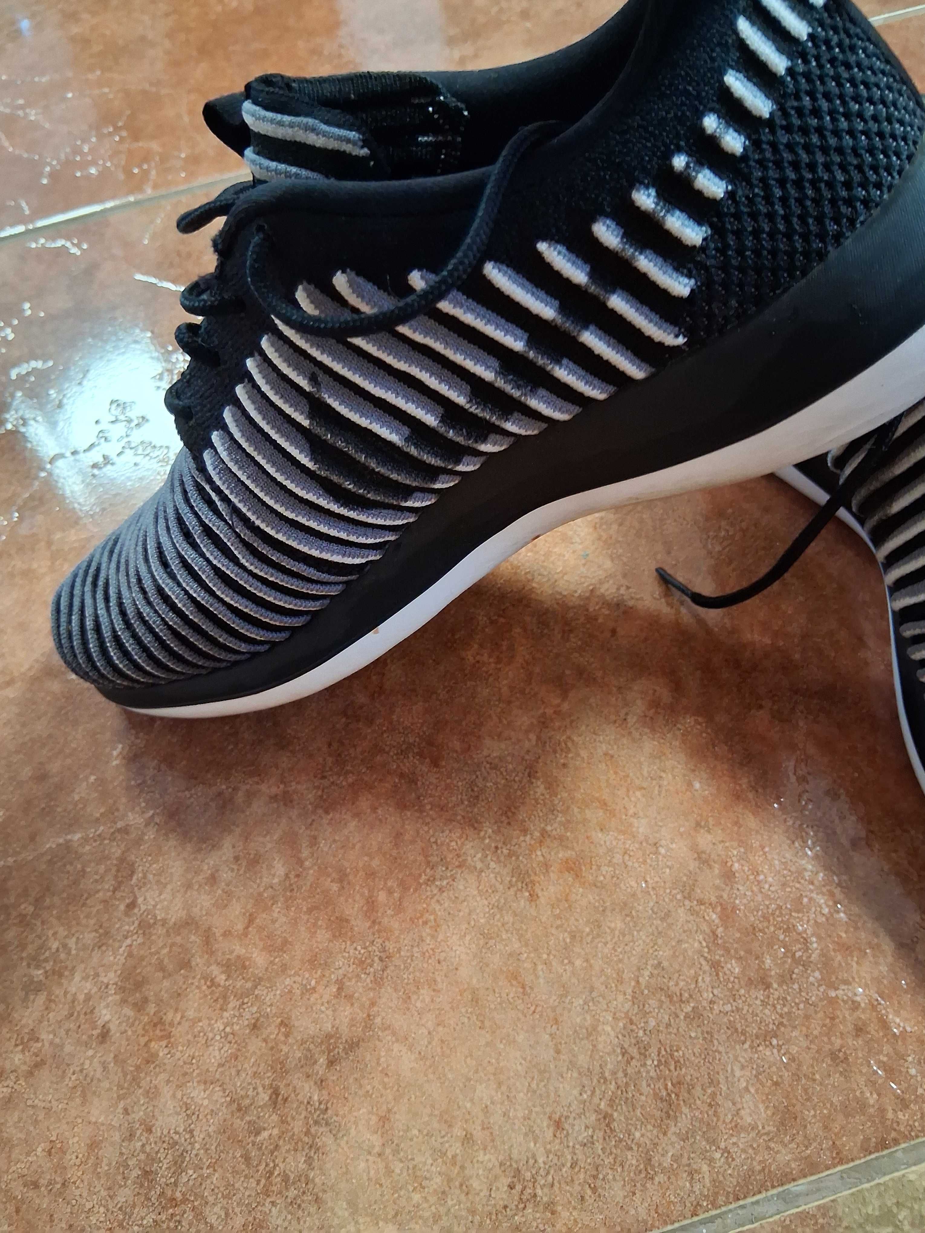Adidasi nike roshe 41